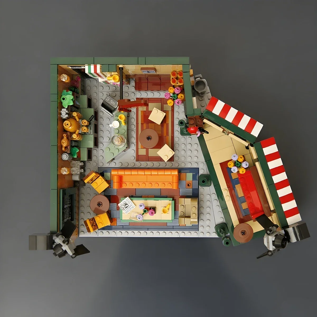 Freunde-Haus Familie Klassisch – Home Bar Cafe Bewertung und Preis
